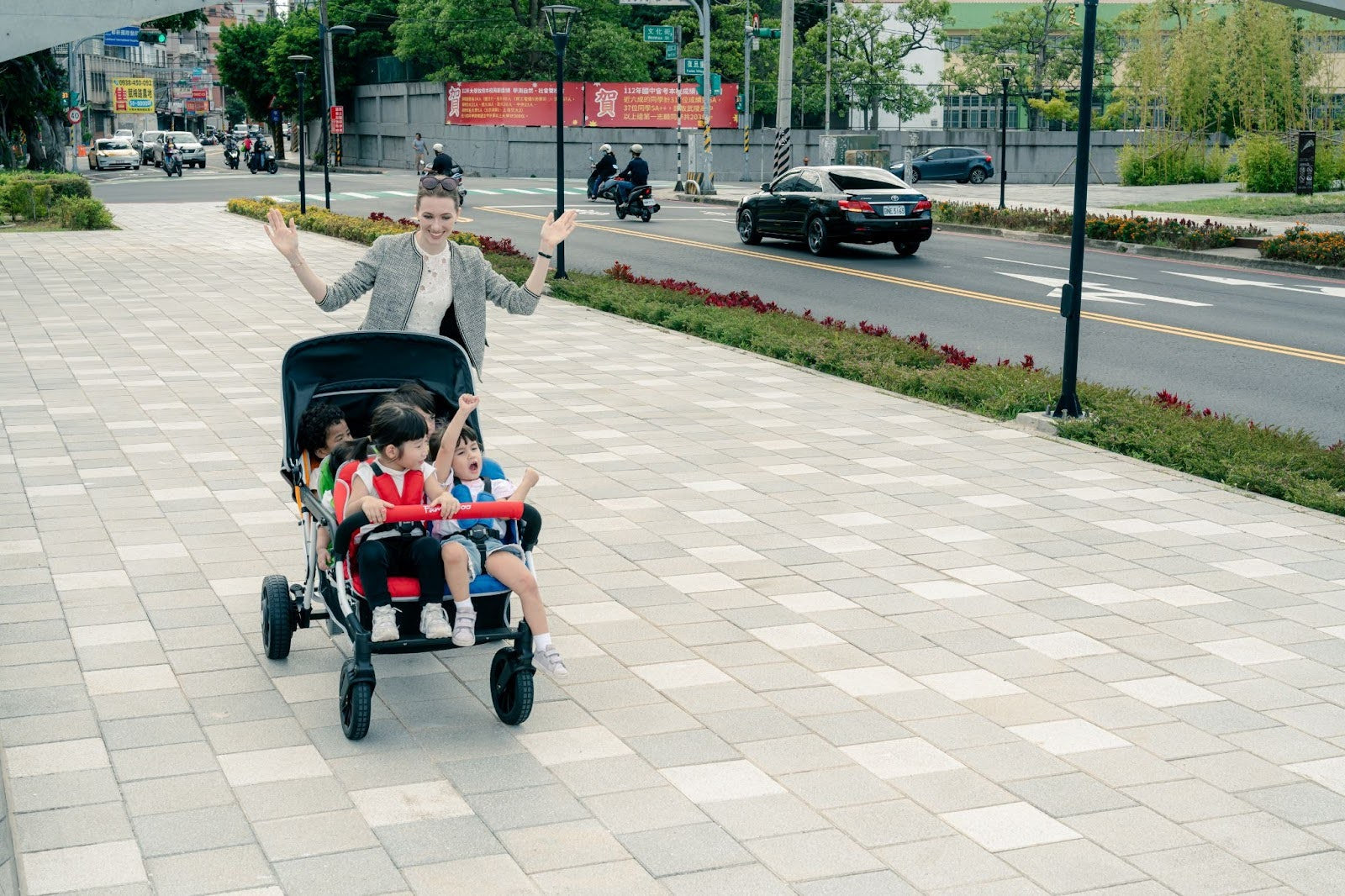 Top Electric Assist Strollers: Revolutionizing Parenting on the Go