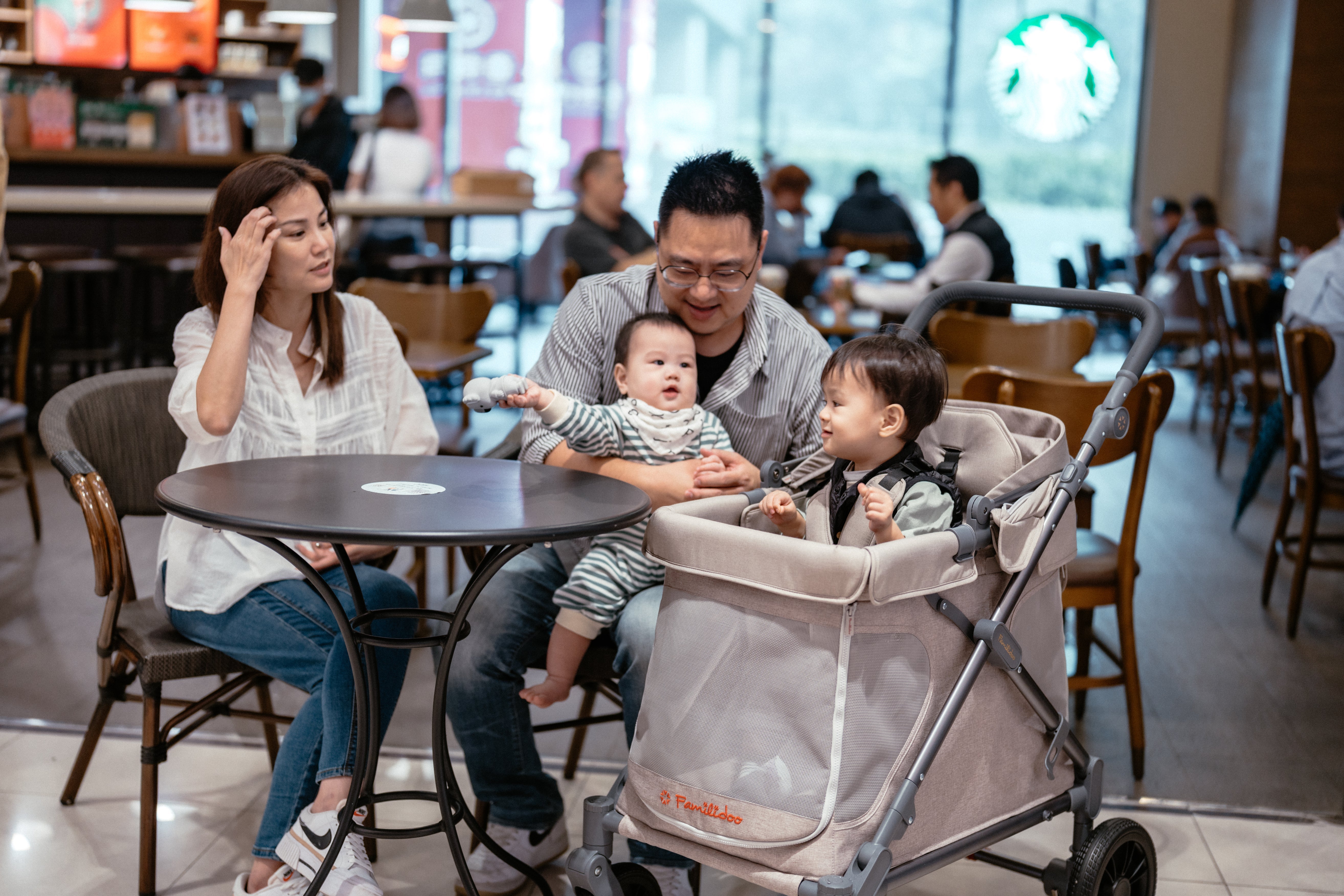 Top Stroller Accessories Every Parent Needs for Smooth, Stylish, and Stress-Free Outings